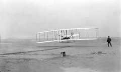 «Отцы авиации» братья Уилбер и Орвилл Райт вторыми в истории испытали летательный аппарат тяжелее воздуха