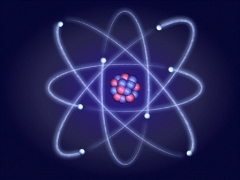 Нильс Бор предлагает планетарную модель строения атома