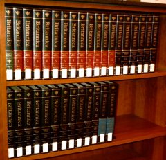 В Эдинбурге увидела свет первая тетрадка первого тома «Encyclopedia Britannica»