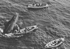 Во время проведения ходовых испытаний погибла английская подводная лодка «Тетис»
