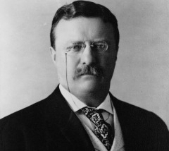 Президент США Теодор Рузвельт предложил стать посредником на переговорах о заключении мира в Русско-японской войне 1904-1905 гг.