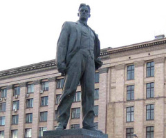 В Москве открыт памятник поэту Владимиру Маяковскому