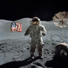 На Землю возвратился экипаж американского космического корабля «Аполлон-17»