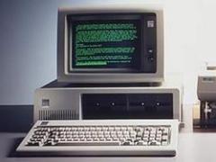 Компания IBM выпустила первый персональный компьютер