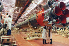 Осуществлен запуск первой советской межконтинентальной баллистической ракеты Р-7