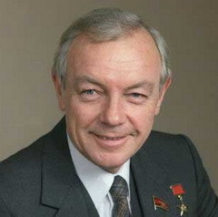 Кирилл Лавров