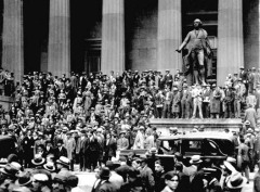 «Черный вторник»: на нью-йоркской фондовой бирже окончательно рухнул рынок акций
