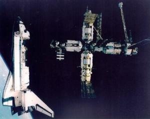 Совершен первый полет космической программы «Мир – Шаттл»